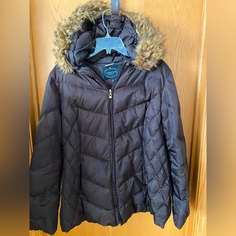 Ladies winter coat with faux fur trimmed hood size large